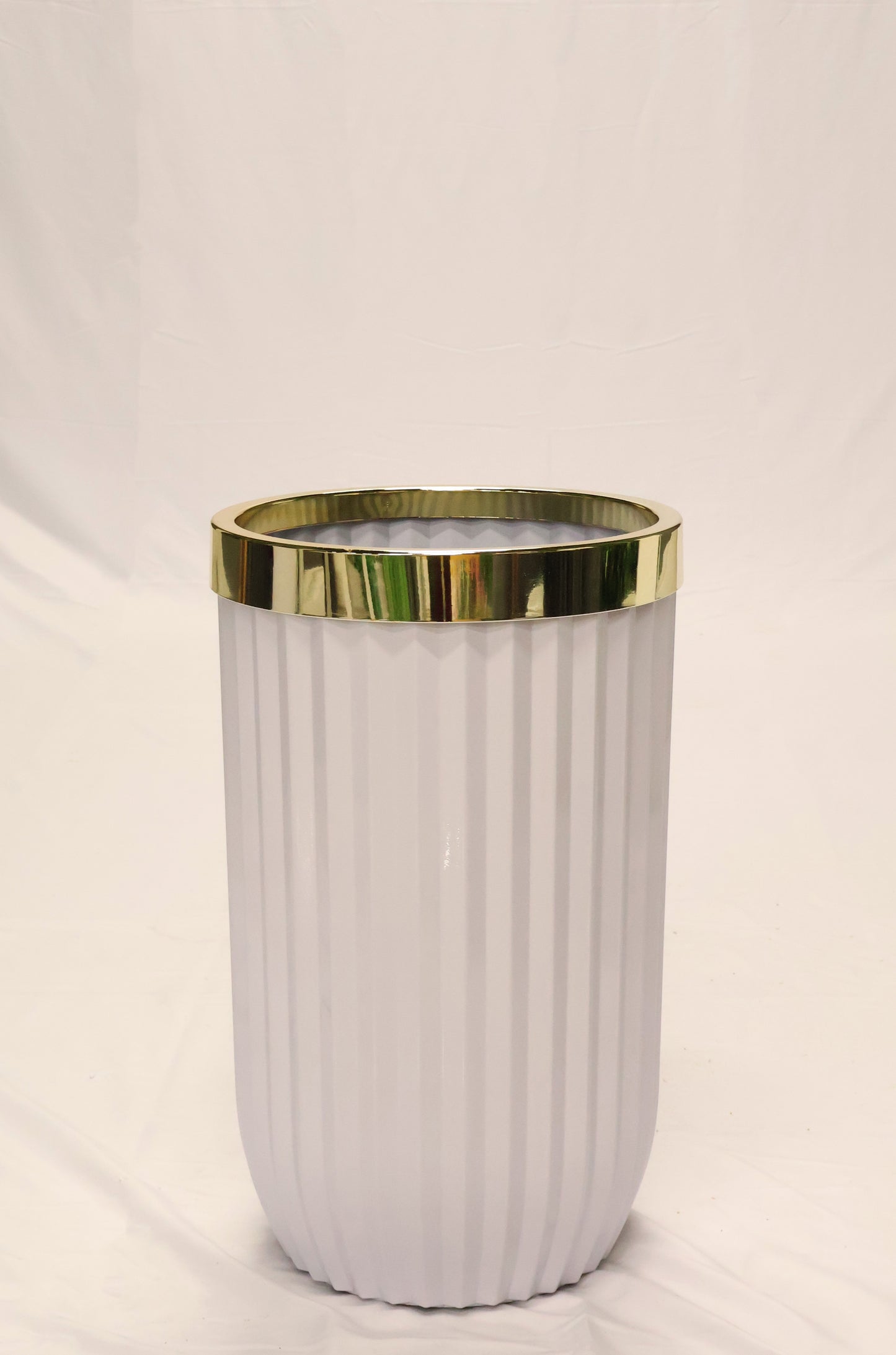 FLUTED ROUND PLANTER (ON WHEELS) — 13.8" × 22.8" (35 × 58 cm)