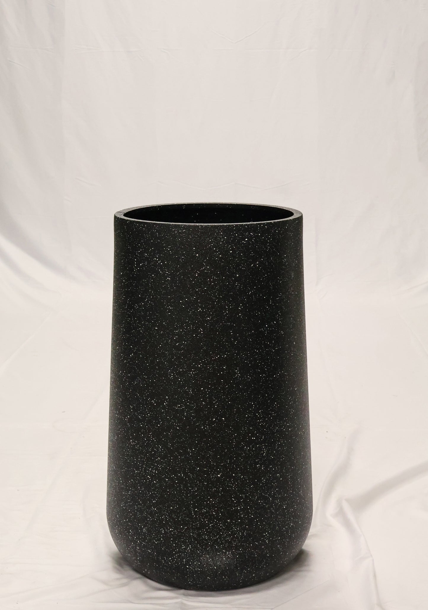 CYLINDER PLANTER — 15" × 27.5" (38 × 70 cm)