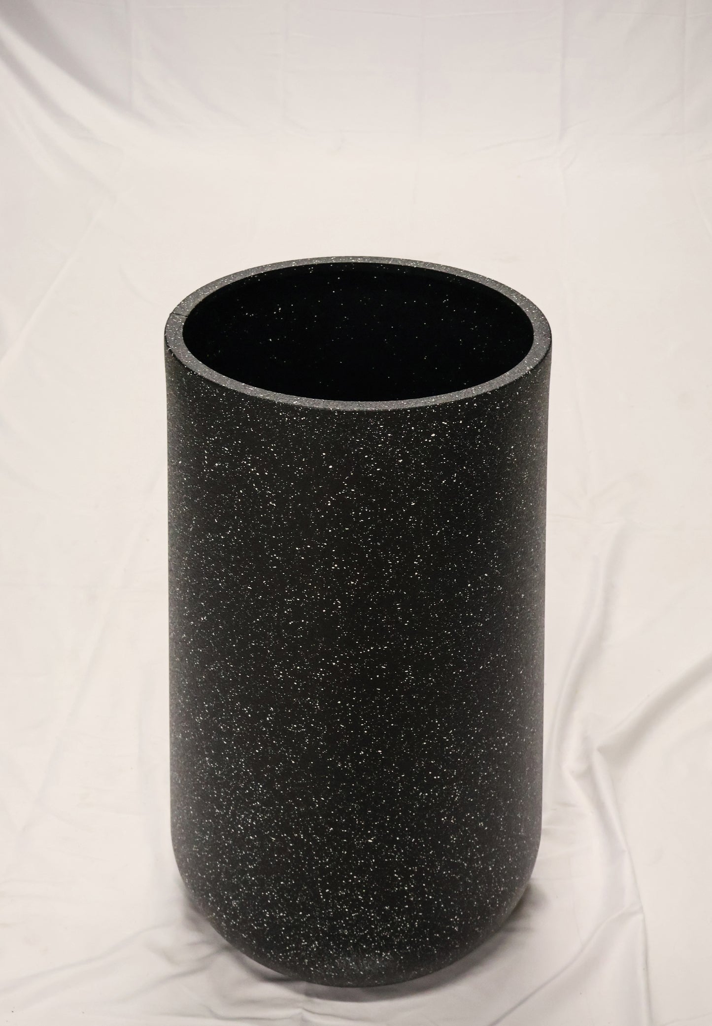CYLINDER PLANTER — 15" × 27.5" (38 × 70 cm)