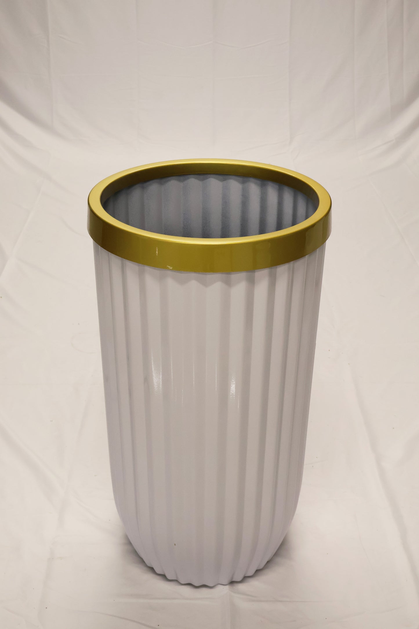 FLUTED ROUND PLANTER (ON WHEELS) — 16.9" × 31.5" (43 × 80 cm)