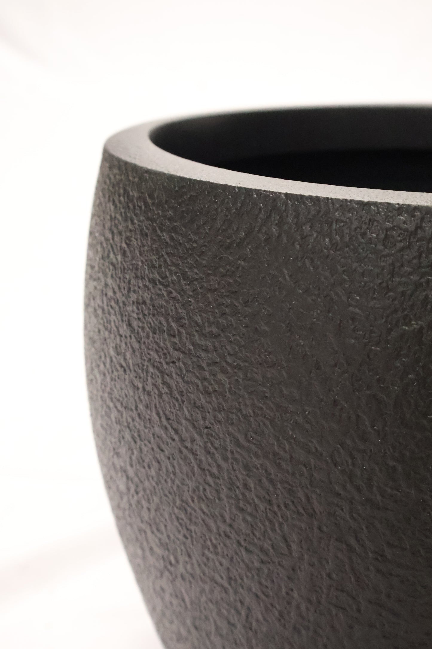 TEXTURED ROUND PLANTER — MULTI SIZE