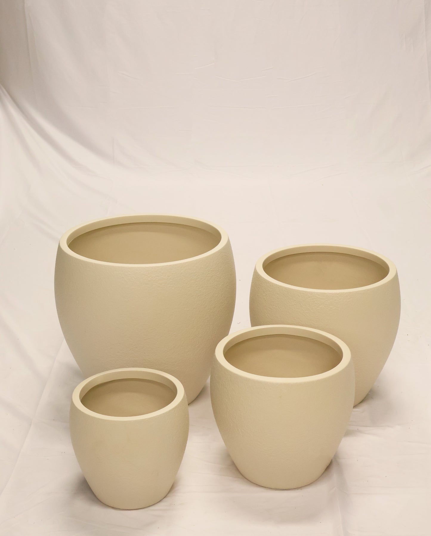 TEXTURED ROUND PLANTER — MULTI SIZE