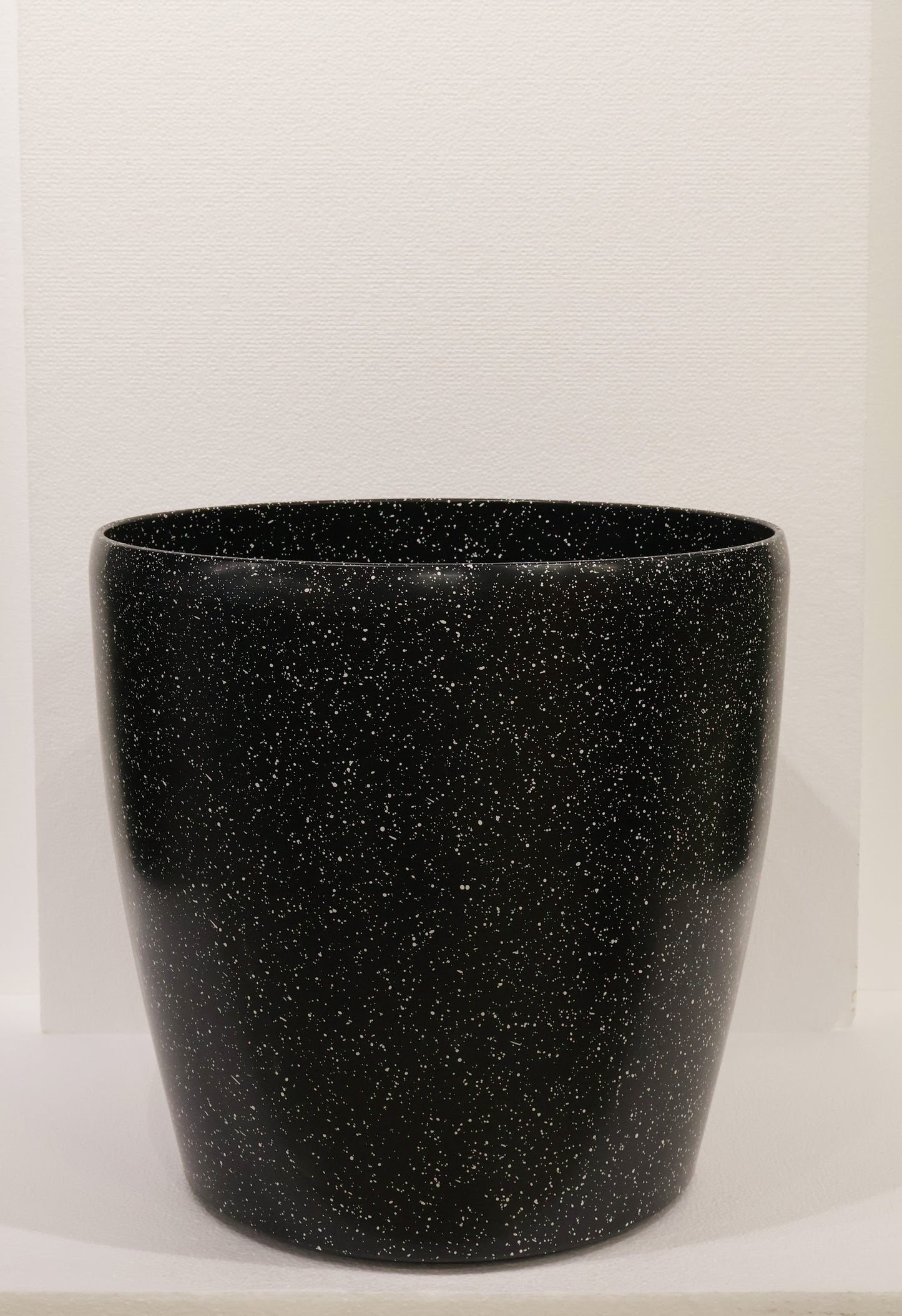 SPECKLED GLOSS ROUND PLANTER (ON WHEELS) — 16.1" × 16.1" (41 × 41 cm)