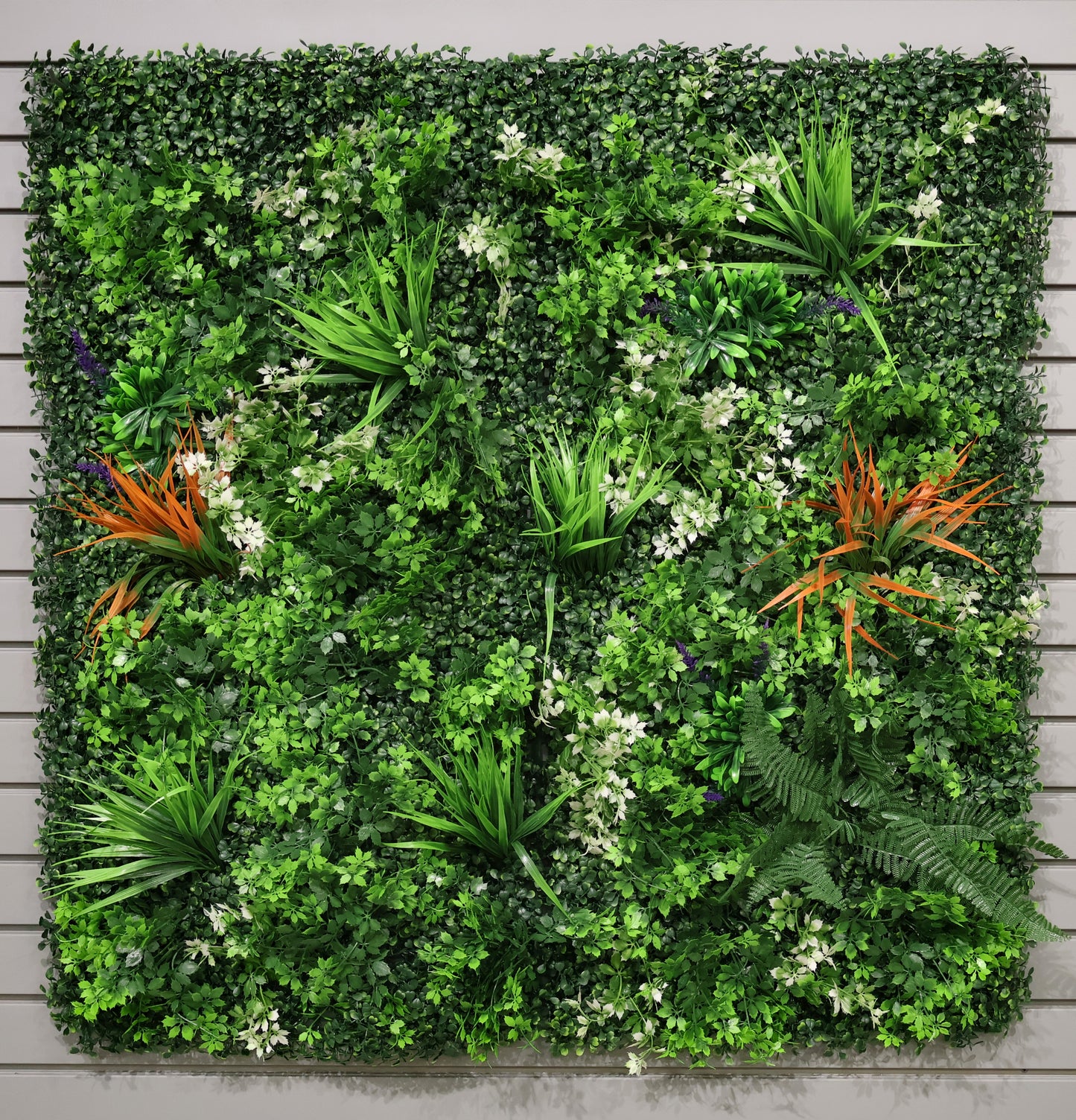 GREEN WALL — ORANGE NOTE — 40" × 40" (102 × 102 cm)